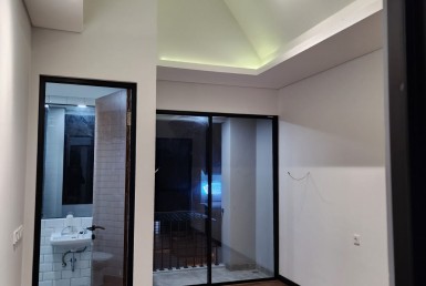 Master Bedroom (lt 2)